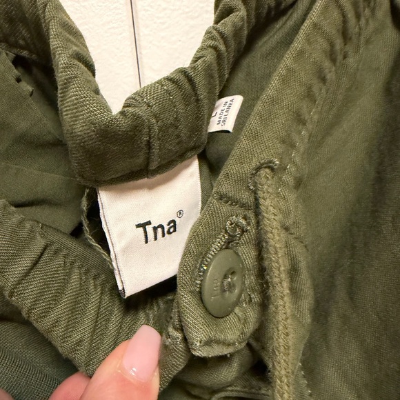 Aritzia TNA Cargo Pants - Picture 2 of 3